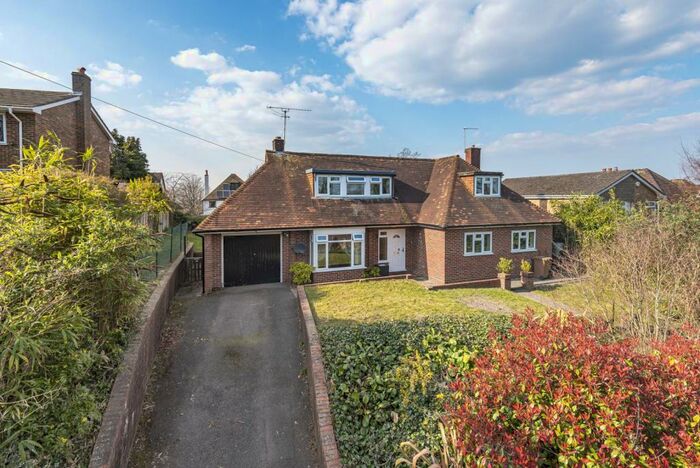 4 Bedroom Detached House To Rent In The Mount, Guildford, GU2