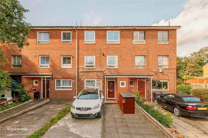 2 Bedroom Maisonette To Rent In Wilkinson Way, London, W4