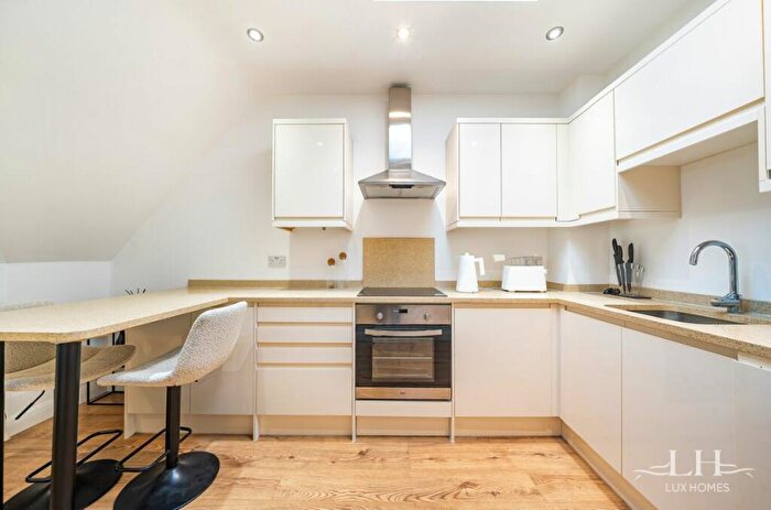 2 Bedroom Apartment For Sale In St James Court, West Horndon, CM13