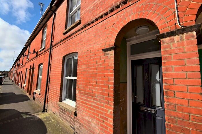 3 Bedroom Terraced House To Rent In Caesars Road, Newport, PO30