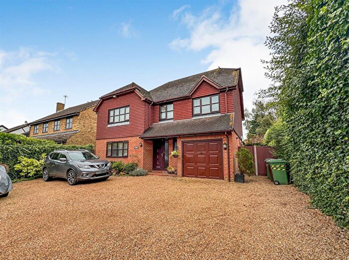 4 Bedroom Detached House To Rent In Weavering Street, Weavering, Maidstone, ME14