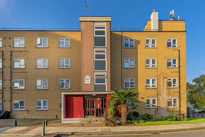 3 Bedroom Flat To Rent In Sheen Road, Richmond, TW9