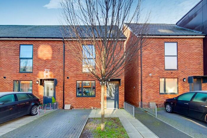 3 Bedroom Semi-Detached House To Rent In Butler Drive, Erith, Kent, DA8