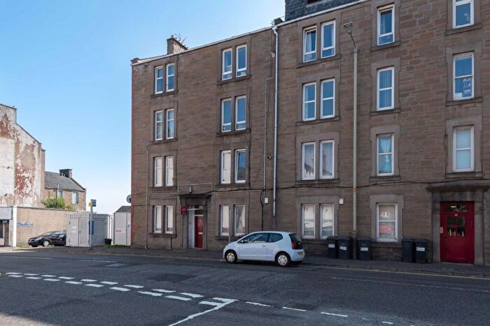 Flat To Rent In / Constitution Street, Dundee, DD3