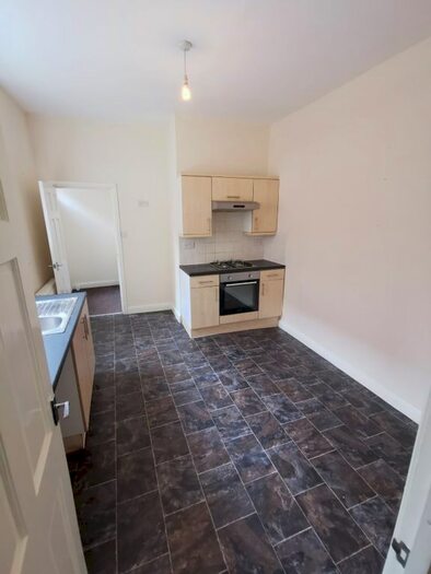 2 Bedroom Flat To Rent In Rectory Road, Bensham, NE8