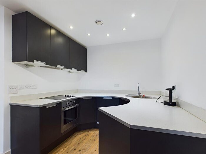 1 Bedroom Flat For Sale In Essex Street, City Centre, Birmingham, B5