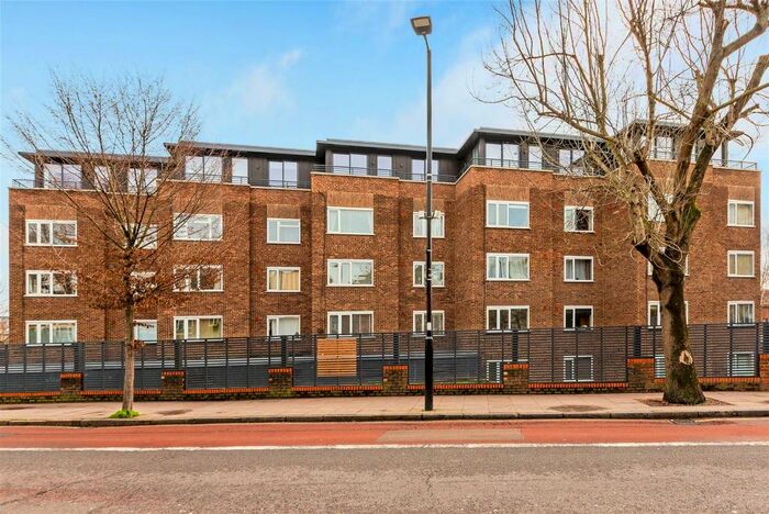 2 Bedroom Flat To Rent In Tait House, Ward Road, Tufnell Park, N19