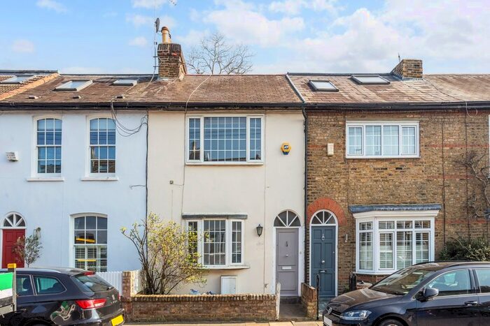 2 Bedroom Terraced House To Rent In Kings Road, London, SW14