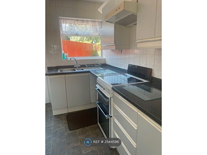 3 Bedroom Semi-Detached House To Rent In Mansfield Road, Blackpool, FY3