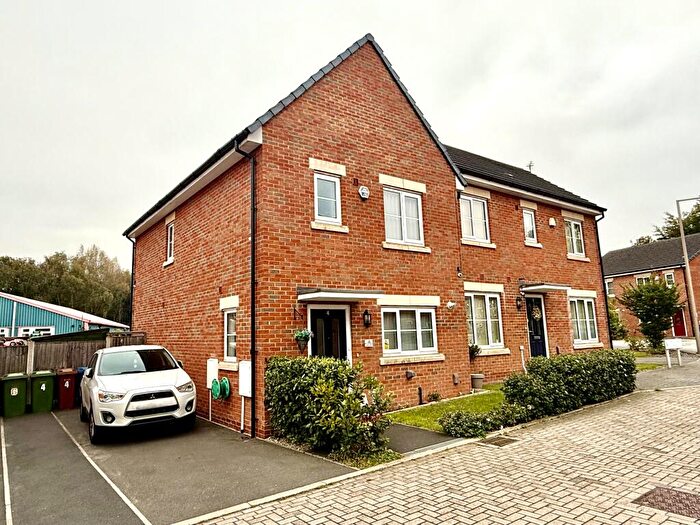 3 Bedroom Semi-Detached House For Sale In Milliner Place, Stockport, SK1