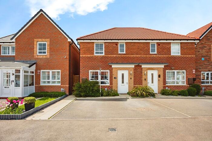 3 Bedroom Semi Detached House For Sale In Gray Avenue, Bingham, Nottinghamshire, NG13