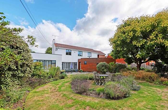 5 Bedroom Detached House For Sale In School Lane, Cookham, SL6