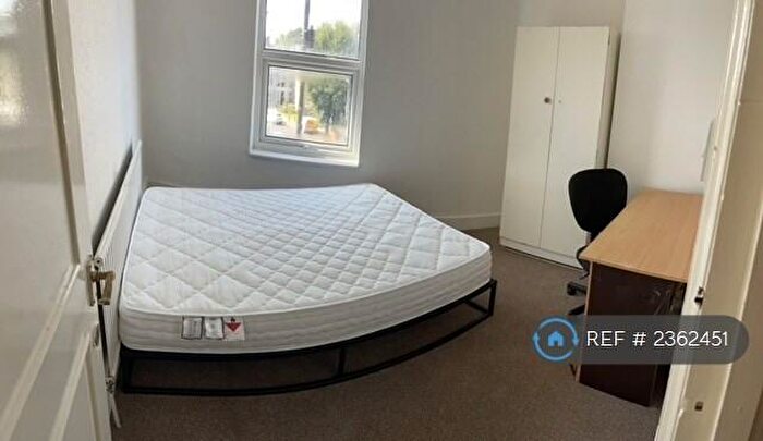 2 Bedroom Flat To Rent In West Green Road, London, N15