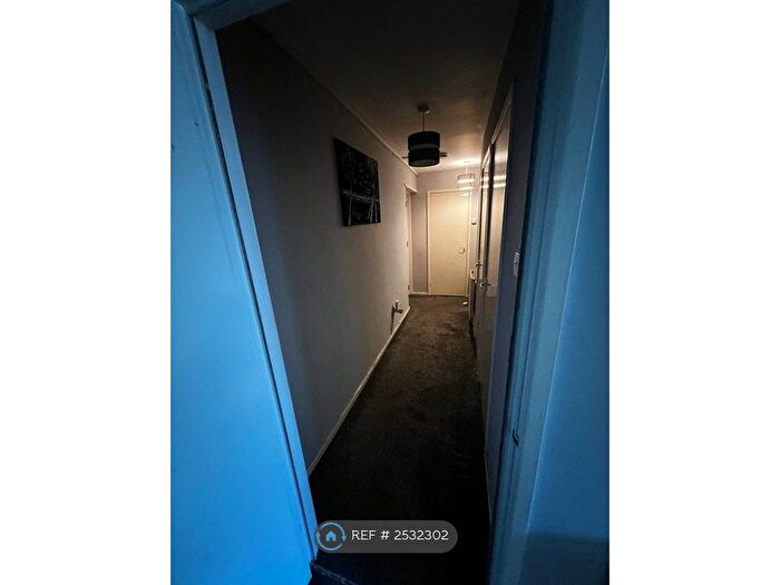 1 Bedroom Flat To Rent In Irlam Square, Salford, M6