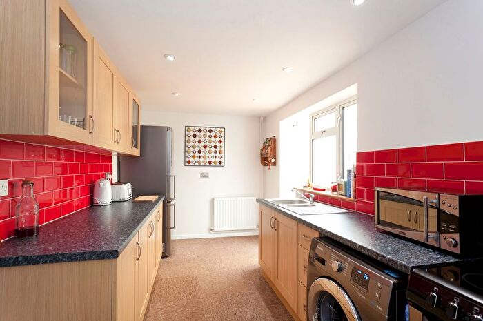 2 Bedroom End Of Terrace House To Rent In Beckett Lane, Crawley, RH11