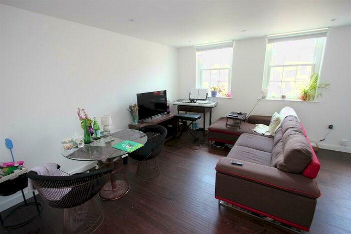 2 Bedroom Apartment To Rent In Queen Victoria Terrace, Sovereign Court, Wapping, E1W