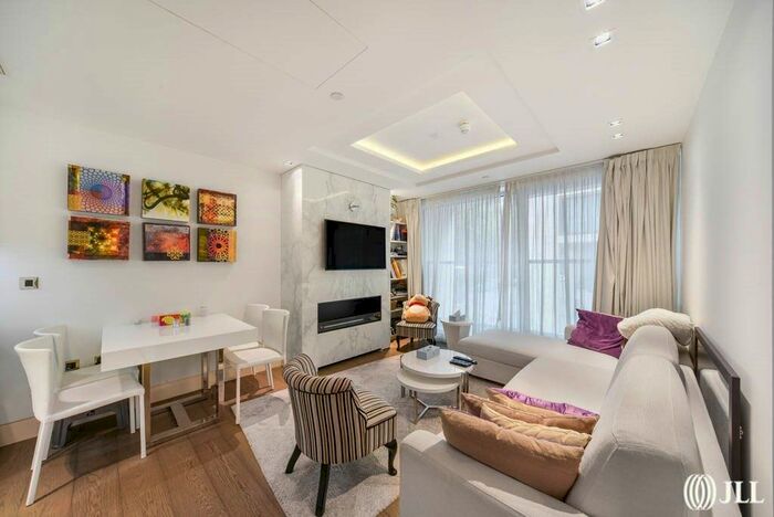 2 Bedroom Flat To Rent In Kensington High Street, London, W14