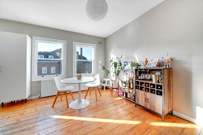 2 Bedroom Flat For Sale In Rita Road, London, SW8