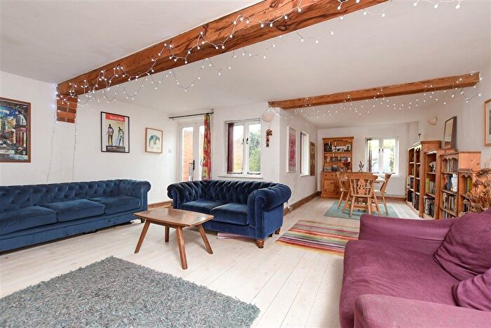 4 Bedroom Link Detached House For Sale In Painters Forstal, Faversham, Kent, ME13