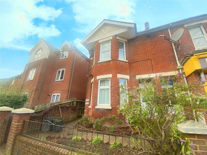 2 Bedroom Maisonette To Rent In Portswood Road, Southampton, SO17