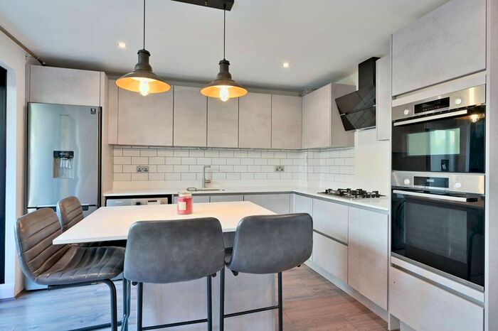 2 Bedroom Detached House To Rent In Effra Road, Wimbledon, London, SW19