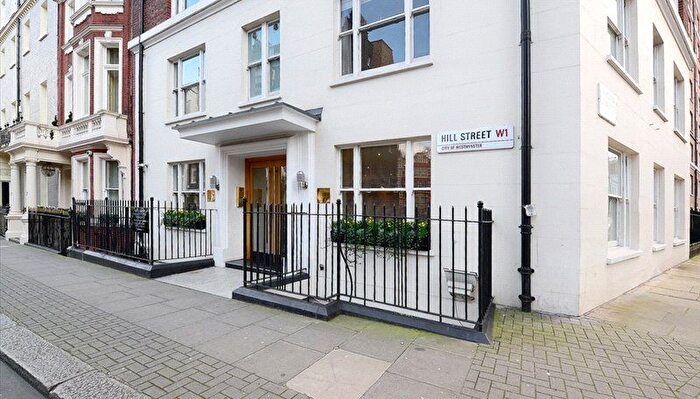 1 Bedroom Flat To Rent In Hill Street, London, W1J