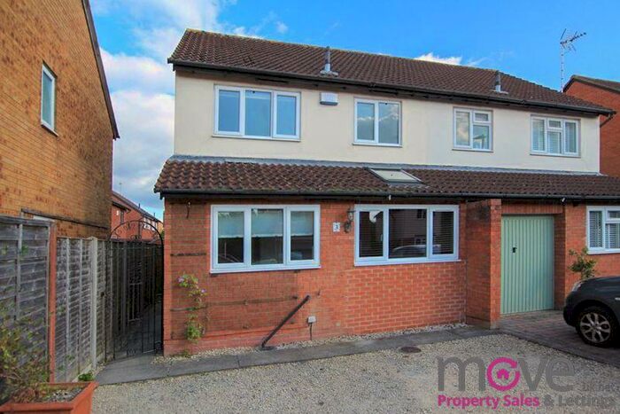 3 Bedroom Semi-Detached House To Rent In Swanscombe Place, Cheltenham, GL51