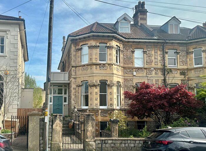 6 Bedroom Semi Detached House For Sale In Wellington Park, Clifton, Bristol, BS8