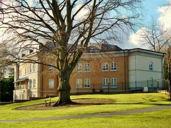 2 Bedroom Flat To Rent In Heathside Crescent, Woking, Surrey, GU22