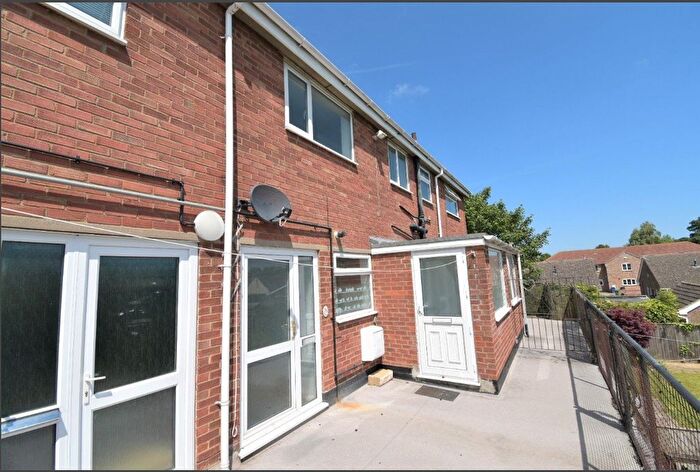 2 Bedroom Flat To Rent In Coniston Avenue, Grimsby, Lincolnshire, DN33