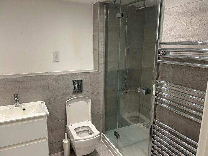 2 Bedroom Apartment To Rent In Kings Road, Brentwood, Essex, CM14