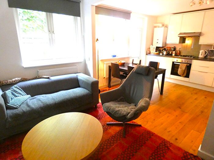 4 Bedroom Maisonette To Rent In Reedham Close, Tottenham Hale, N17