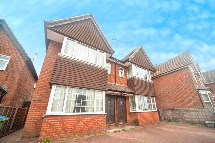 3 Bedroom Semi Detached House For Sale In Hill Lane, Bassett, Southampton, Hampshire, SO15