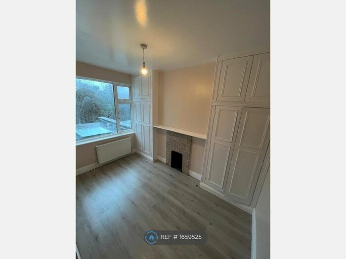 2 Bedroom Flat To Rent In Braemar Avenue, London, NW10