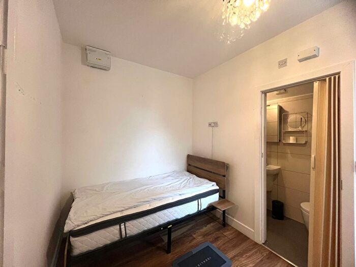Studio To Rent In Gordon Road, Hounslow, TW3