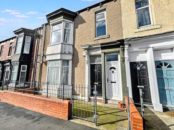 3 Bedroom Flat For Sale In Dean Road, Laygate, South Shields, Tyne And Wear, NE33