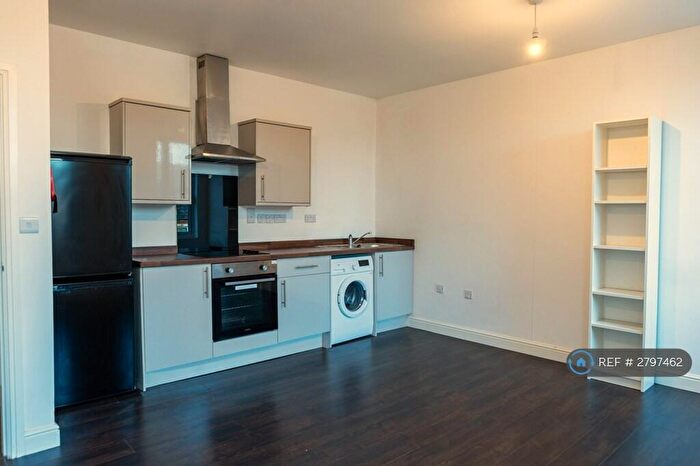 Studio To Rent In Dovercastle, Nottingham, NG7