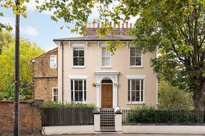 3 Bedroom Terraced House To Rent In Southborough Road, Victoria Park Village, E9