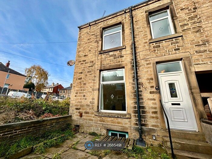 3 Bedroom End Terrace House To Rent In Hawthorne Terrace, Crosland Moor, Huddersfield, HD4