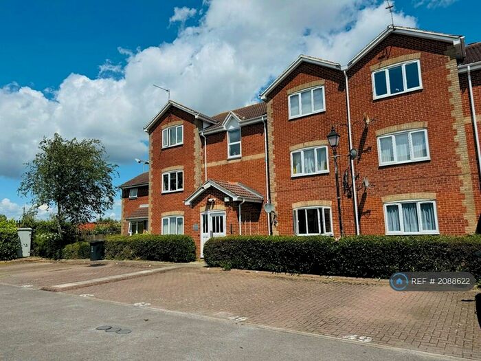 1 Bedroom Flat To Rent In Farriers Close, Swindon, SN1