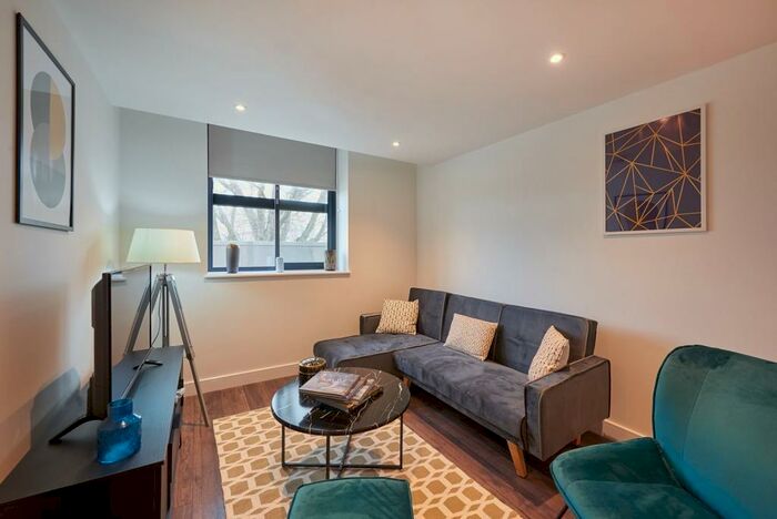 1 Bedroom Flat To Rent In New Eton House, Slough, SL1