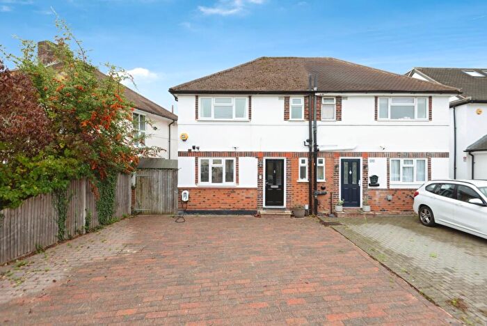 3 Bedroom Semi-Detached House For Sale In Vale Road, Worcester Park, Surrey, KT4
