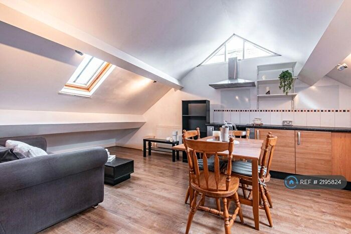 1 Bedroom Flat To Rent In The Cigar Factory, Nottingham, NG7