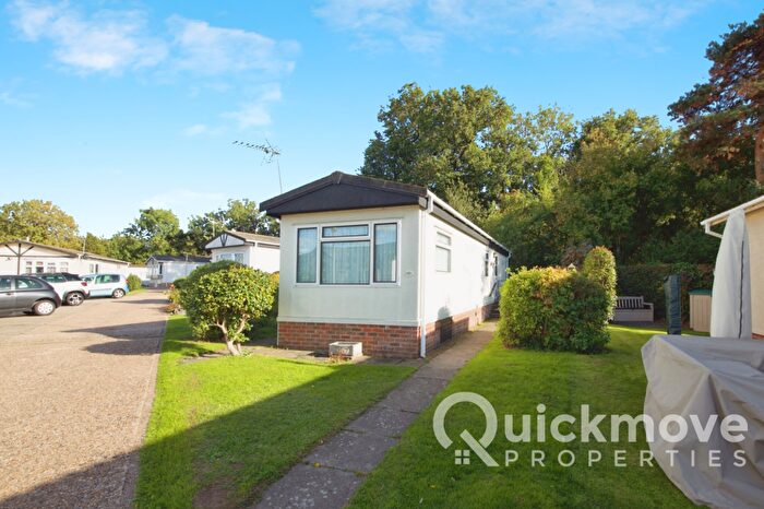 1 Bedroom Park Home For Sale In Barnet, Hertfordshire, EN5