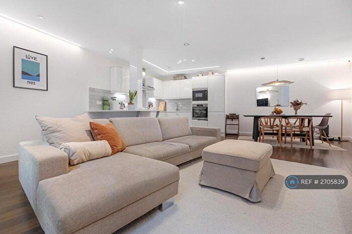 3 Bedroom Flat To Rent In Dray House, London, N1