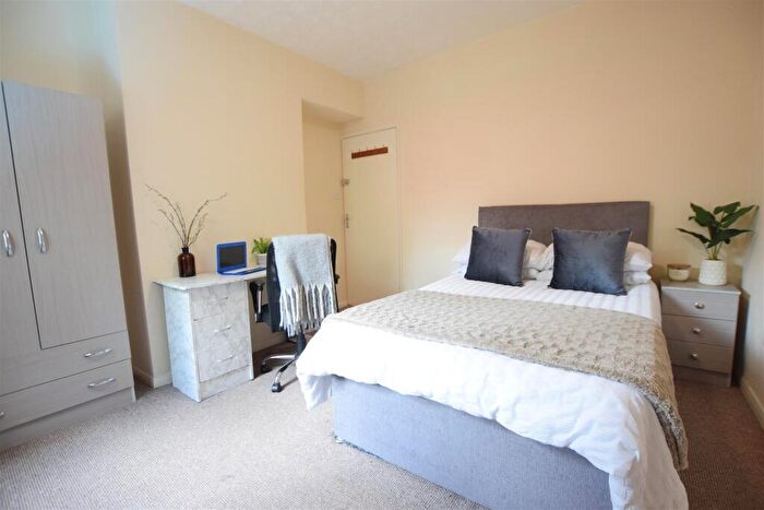 2 Bedroom Terraced House To Rent In Park Street - Student House - /, LN1