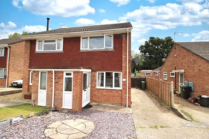 2 Bedroom Semi-Detached House For Sale In Precosa Road, Botley, SO30