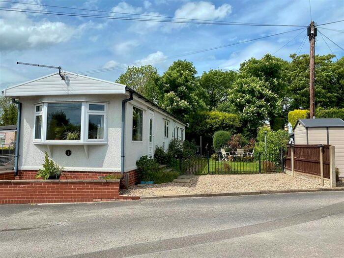 2 Bedroom Mobile/park Home For Sale In Finneys Park, Ashby Road, Sinope, Coalville, LE67