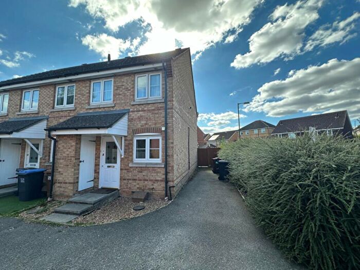 3 Bedroom End Of Terrace House To Rent In Thistle Drive, Hatfield, AL10