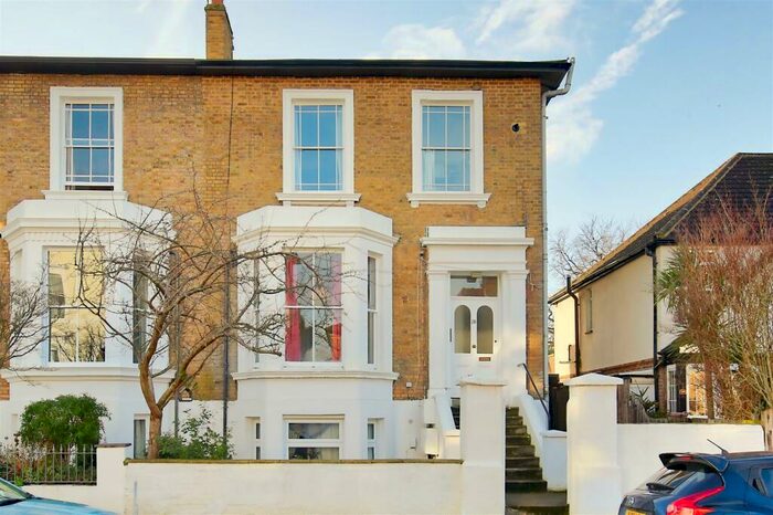 Studio To Rent In Cadogan Road Surbiton Surrey, KT6